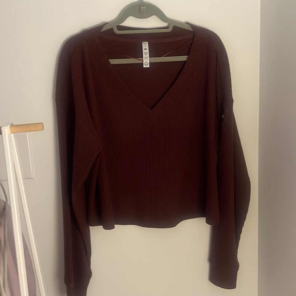 Cropped Alo Muse Ribber V-Neck Sweater